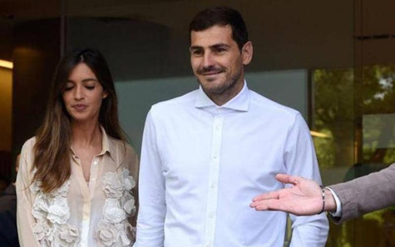 كاسياس يغادر المستشفى بعد إصابته بأزمة قلبية حادة