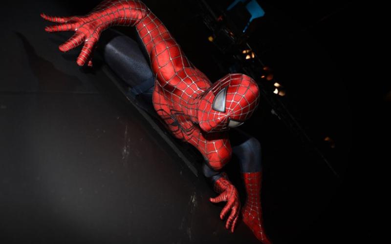 وفاة كاتب أفلام "سبايدر مان" عن 92 عاما