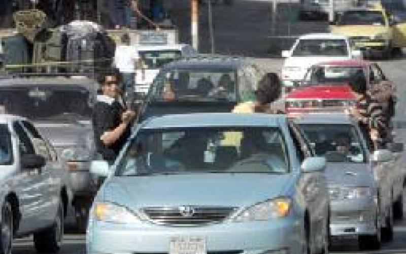 تنامي ظاهرة عدم وقوف التكاسي للركاب