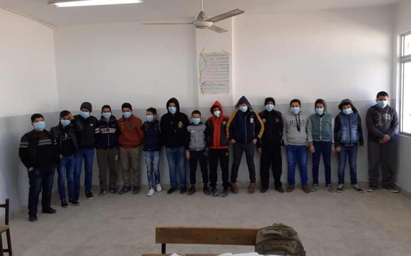 طلاب مدرسة واجراءات وقائية