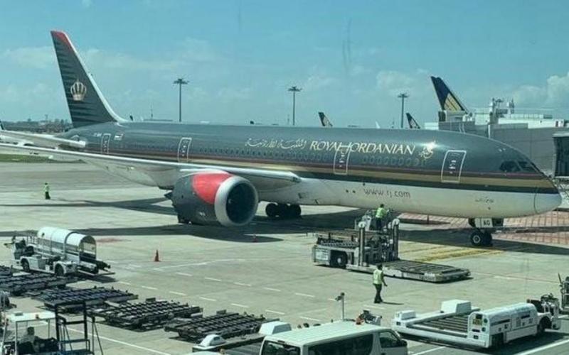 طائرة تحمل أجهزة كشف الفيروس في طريقها إلى الأردن