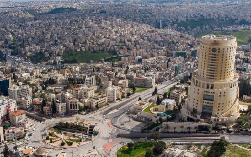 صورة للدوار الثالث بعمَّان خلال حظر التجوال (فيسبوك) 