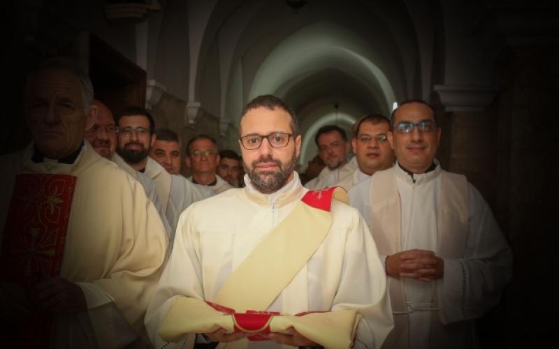 الأب فراس عبد ربه من كهنة البطريركية اللاتينية في القدس