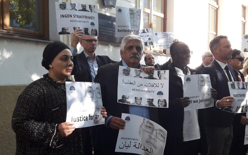 أرشيفية- داود كتاب في المنتصف