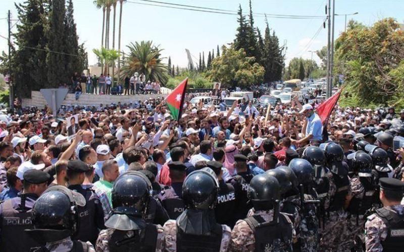 أرشيفية اعتصام لنقابة المعلمين