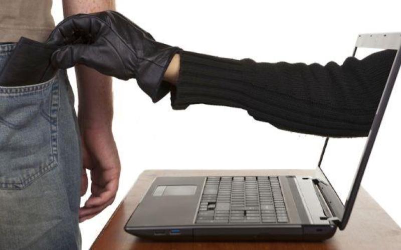  الاحتيال في جمع التبرعات 